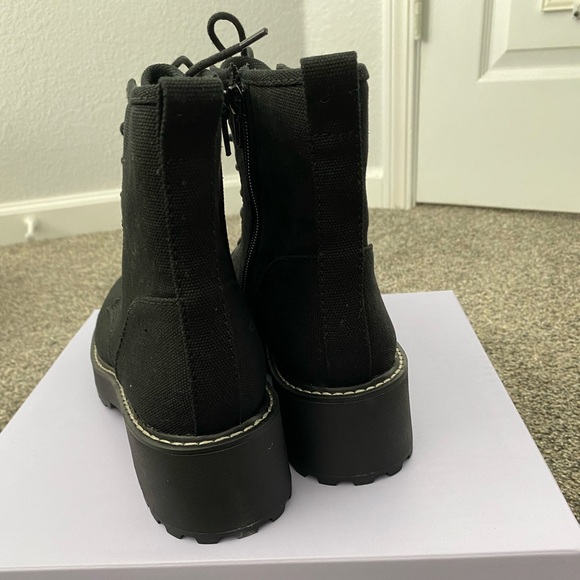 Madden Girl | Carra Lace-Up Lug Sole Combat Boots - Picture 3 of 7